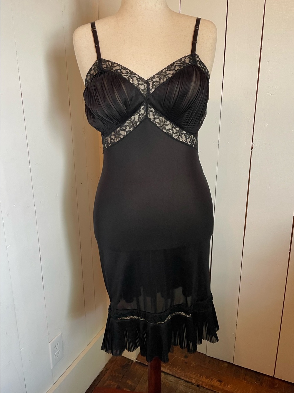 Vanity Fair VINTAGE 1960’s slip